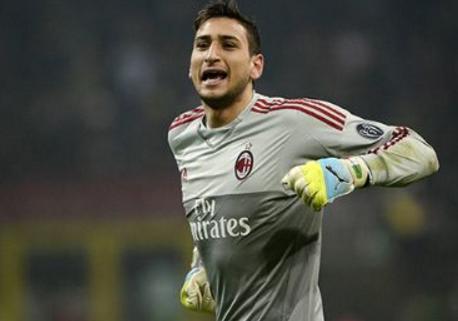  巴黎圣日耳曼续约天才中场遭截胡  