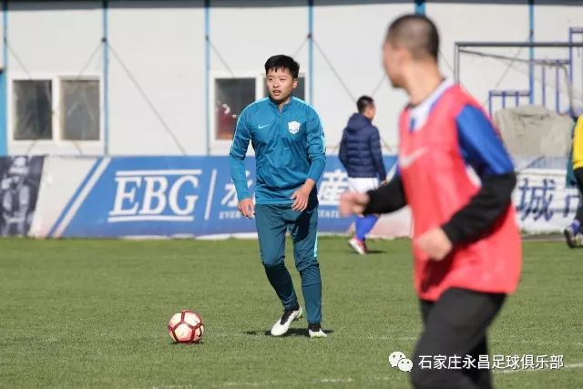  八万球迷见证柏林德比大战  