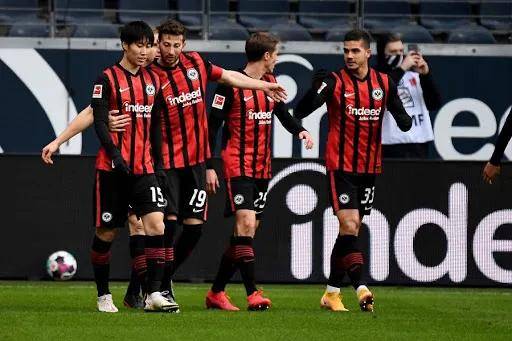  弗赖堡客场顽强逼平法兰克福保持不败  