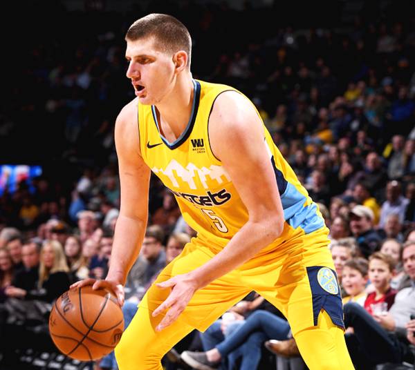  约基奇三双掘金力克快船继续领跑西部榜首