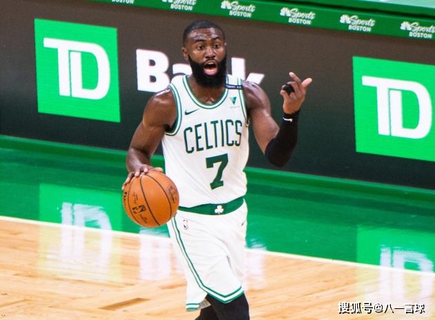  布朗全面发挥助绿军，凯尔特人轻取魔术收获十连胜荣耀